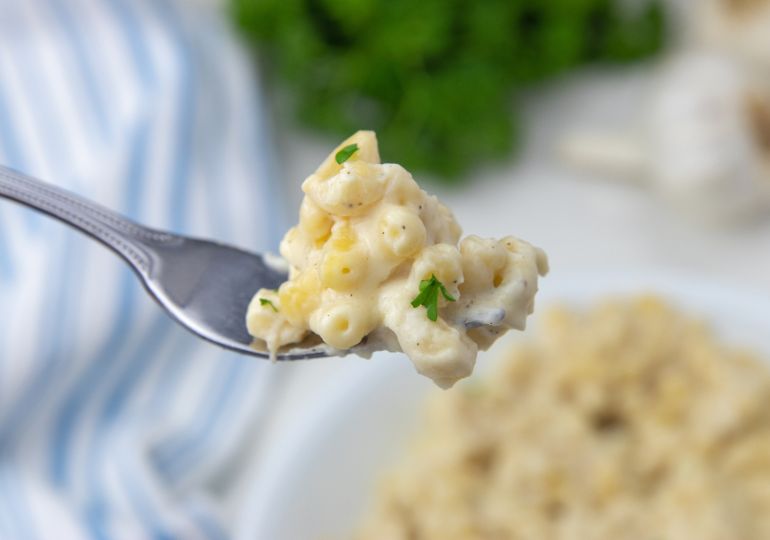 Whip Up Easy Creamy Garlic Parmesan Mac and Cheese in 35 Min